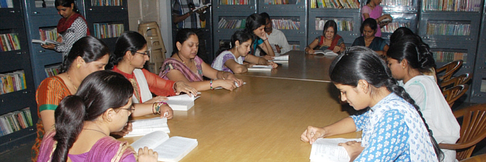 Kamla Nehru Mahavidyalaya campus and activities